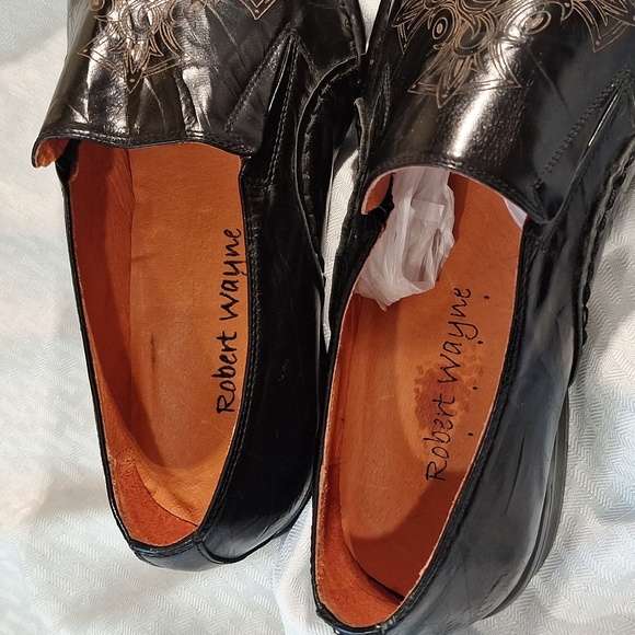 Robert Wayne Romeo Men's Black Leather Slip-On Shoes - Picture 8 of 11